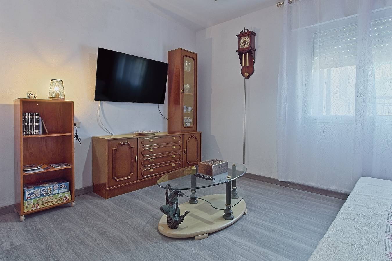 Apartamento entero, Apartamento 'Leopoldo Ii' con vistas a la montaña, piscina compartida y Wi-Fi in Carballeda de Valdeorras, Provincia de Orense
