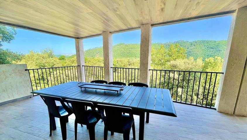 Gîte pour 6 personnes, avec Terrasse et Vue à Corbès