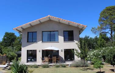Gîte pour 4 personnes, avec jardin ainsi que terrasse et piscine, animaux acceptés à Andernos-les-Bains