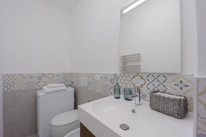 Ganze Wohnung, Ferienwohnung für 3 Personen mit Balkon/Terrasse in San Remo, Sanremo Gemeinde