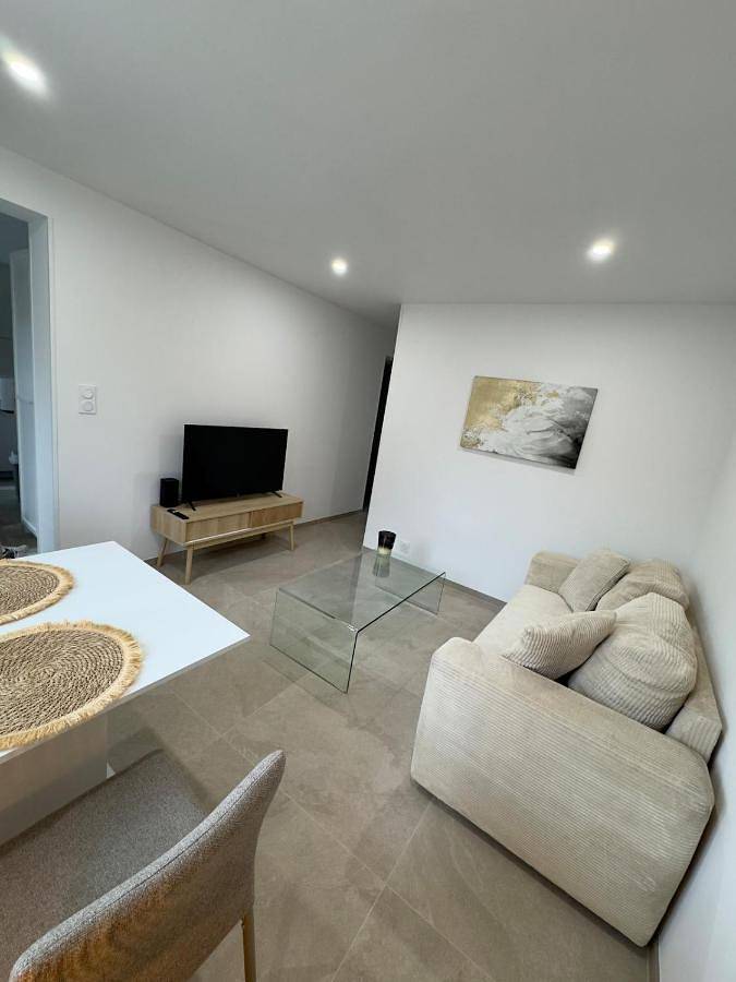 Gîte pour 2 personnes, avec terrasse et vue à Archamps