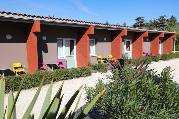 Hôtel pour 2 personnes, avec jardin et terrasse, animaux acceptés à Les Tourrettes - 3