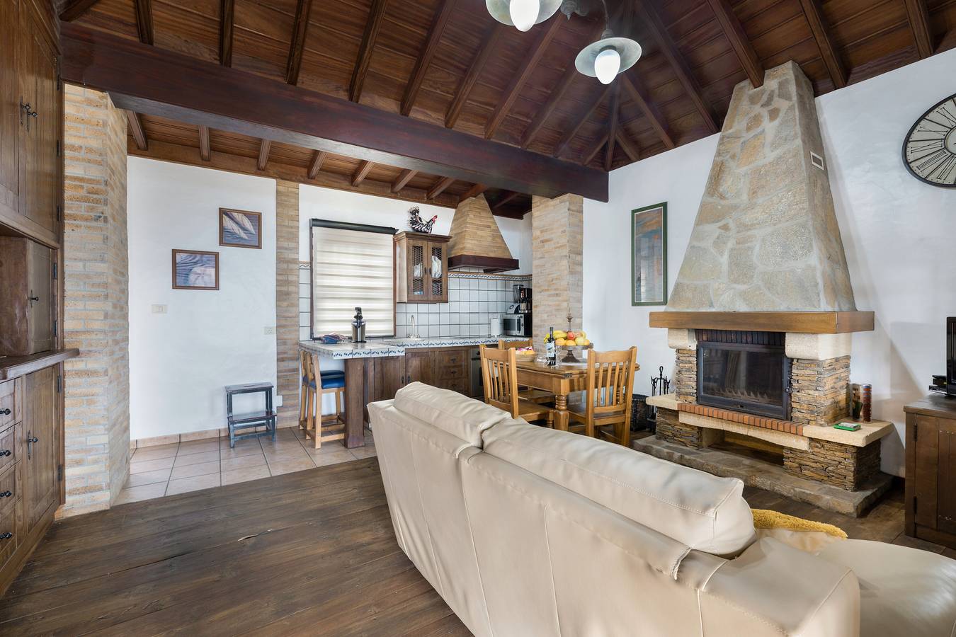 Ganze Wohnung, Ferienwohnung 'Aljibe 2' mit Bergblick, Gemeinschaftspool und Wi-Fi in Las Tricias, Garafía