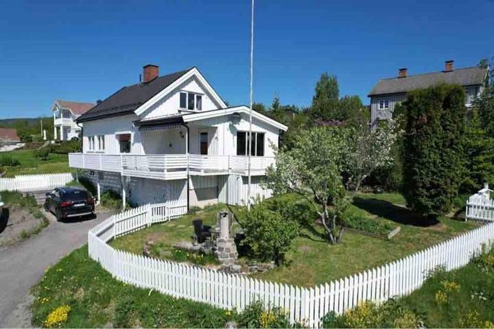 Ferienhaus für 7 Personen, mit Garten und Ausblick sowie Seeblick, mit Haustier