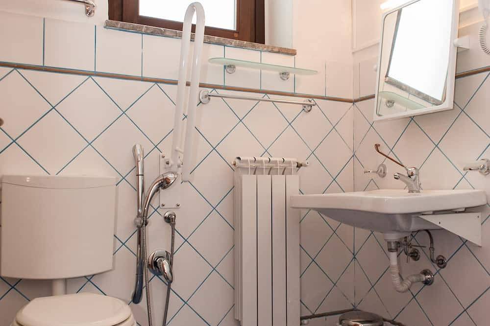 Weißdorn, die größte Einheit, geeignet für eine Familie oder eine Gruppe von Freunden. in Collesano, Palermo Provinz