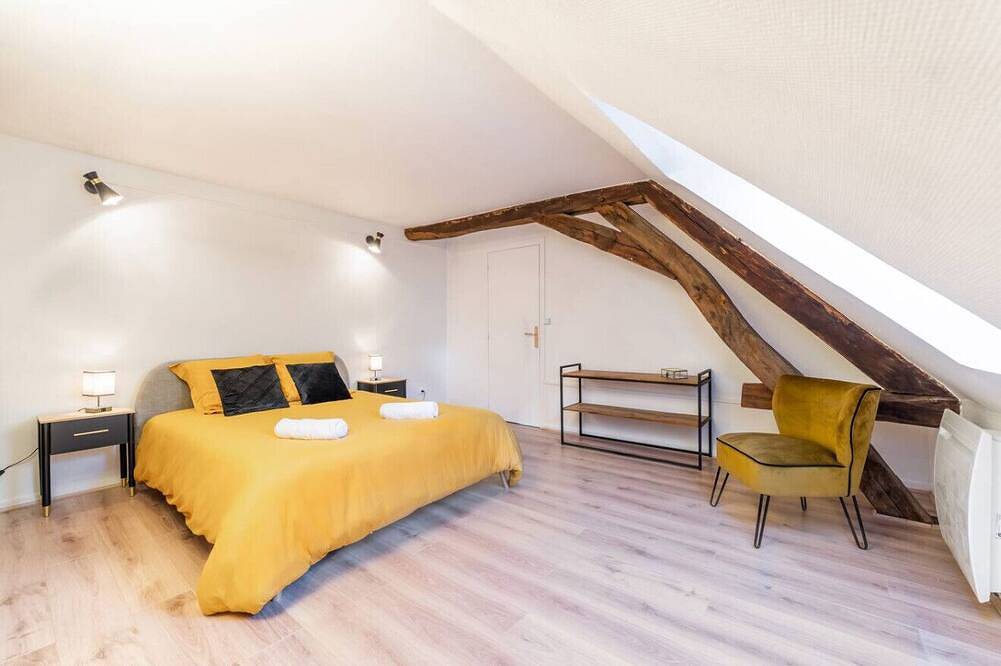 Apartamento entero, In the heart of Joigny 5 sleeps in Joigny, Auxerre region