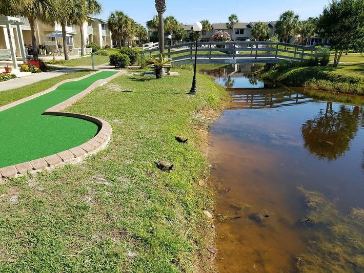 Vacation home for 6 people, with pool and yard in Panama City Beach