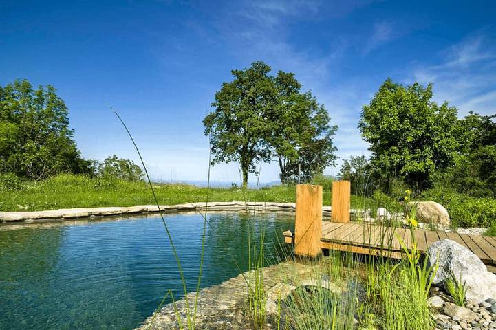 Ferienhaus für 12 Personen, mit Whirlpool und Terrasse sowie Garten und Pool in Montbolo