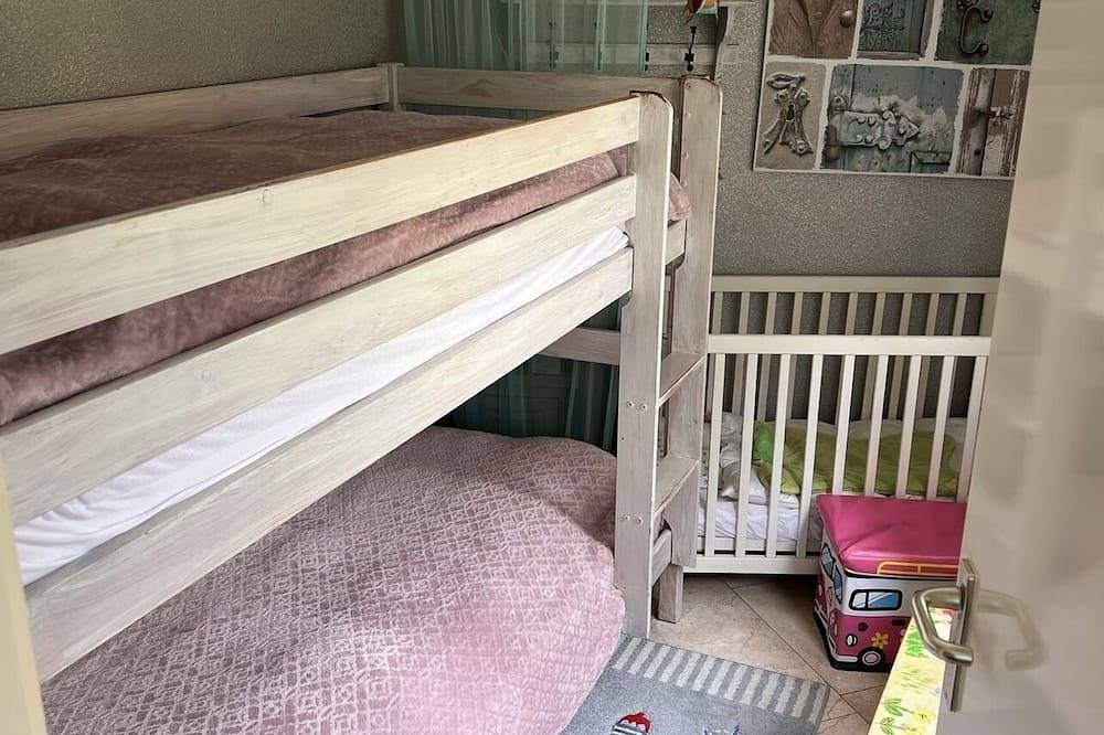 Ferienhaus Kamin,  ruhig gelegen, Hund willkommen, Garten kompl. eingezäunt in Julianadorp aan Zee, Julianadorp
