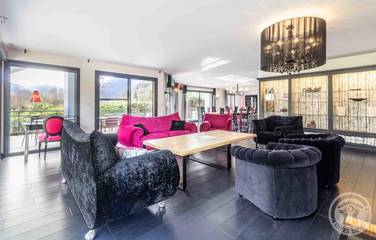 Gîte pour 15 personnes, avec jacuzzi ainsi que jardin et terrasse à Cadéac