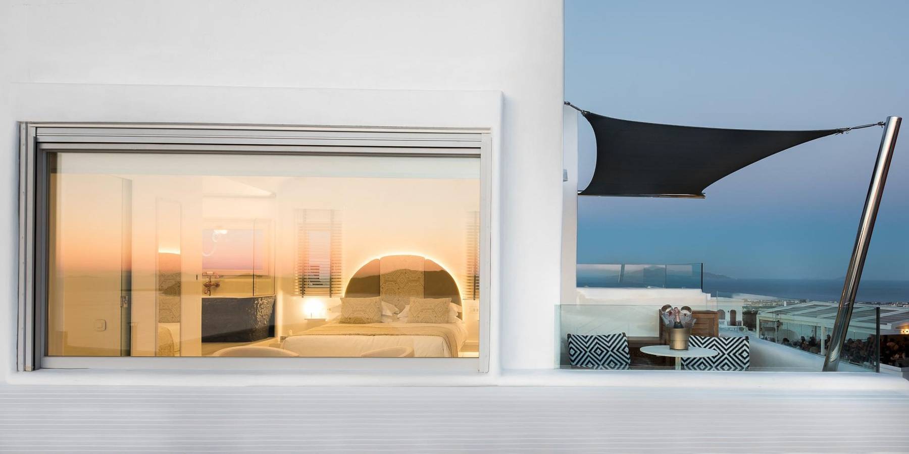 Entire apartment, Emfasis Luxury Villa in Firostefani, Thera
