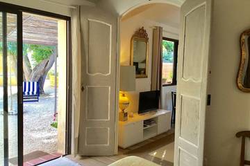 Gîte pour 3 personnes, avec jacuzzi ainsi que jardin et terrasse à Ventabren