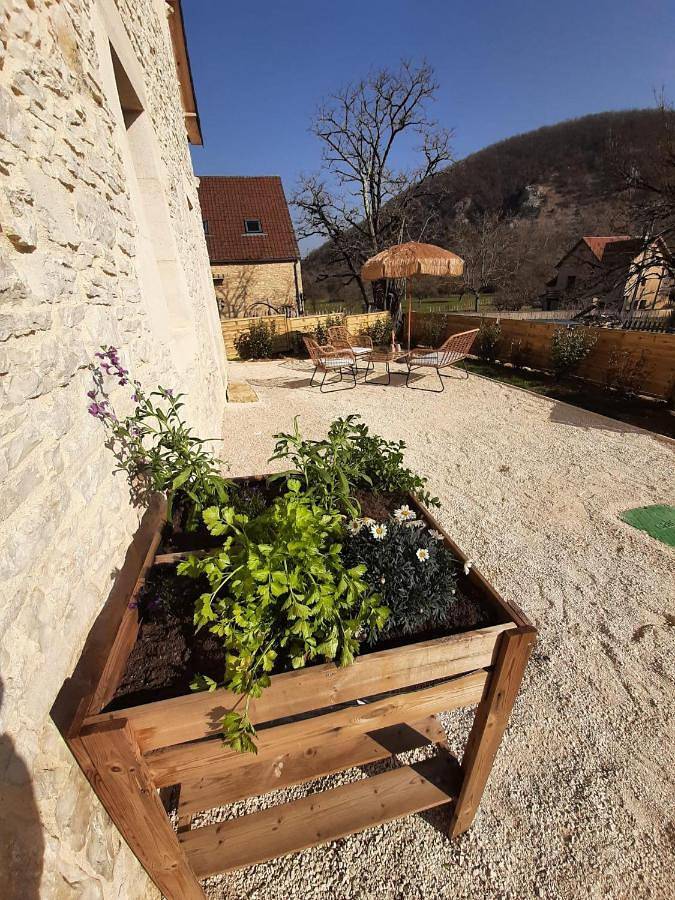 Chambre d’hôte pour 4 personnes, avec Terrasse ainsi que Jardin et Piscine