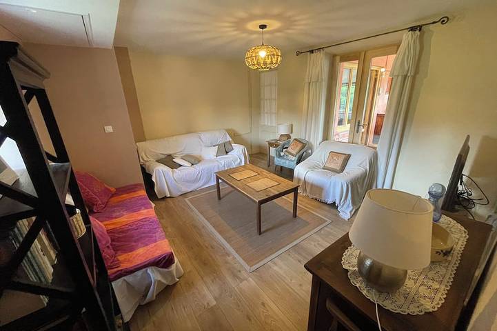 Gîte pour 9 personnes, avec jardin à Lussas - 4