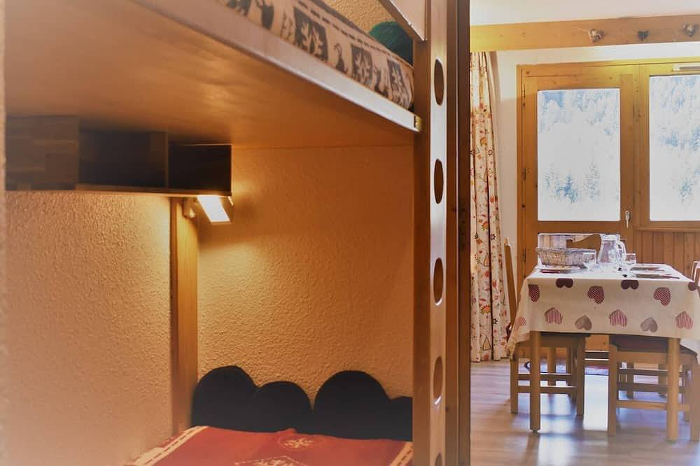 Ganze Wohnung, Charmantes Ferien Studio - 50m zu Pisten, Geschäften & Restaurants, im Herzen von Méribel! in Méribel, Les Allues