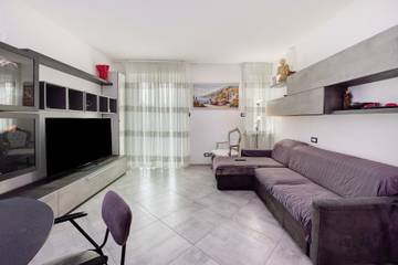 Holiday Rental for 7 People in Bardolino, Garda Mountains, Photo 3