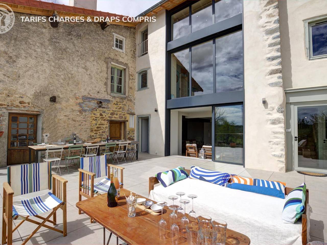 Spacious townhouse with garden, terrace, and internet in Saint-Symphorien-de-Lay, Roanne region
