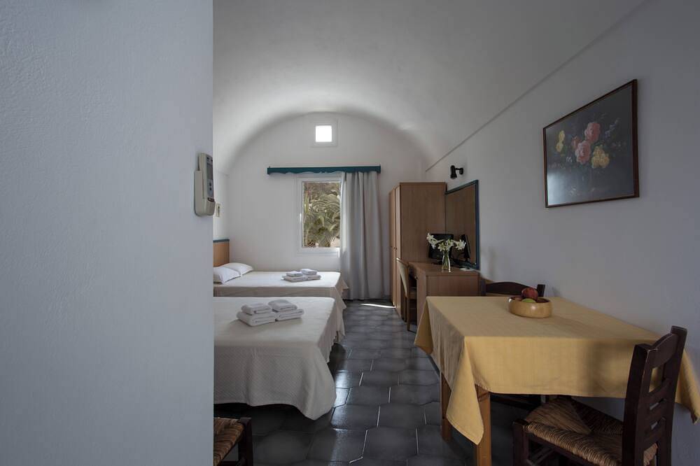 Apartamento entero, Studio in Perissa beach for 4 people in Santorini