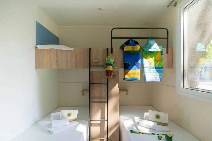 Ganze Wohnung, Ferienwohnung mit Holzveranda in Viserba, Rimini