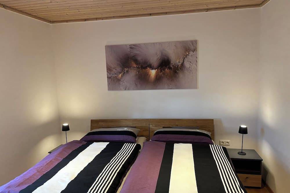 Ganze Wohnung, Moderne Ferienwohnung für 2 Personen in Neunburg vorm Wald, Naturpark Oberpfälzer Wald