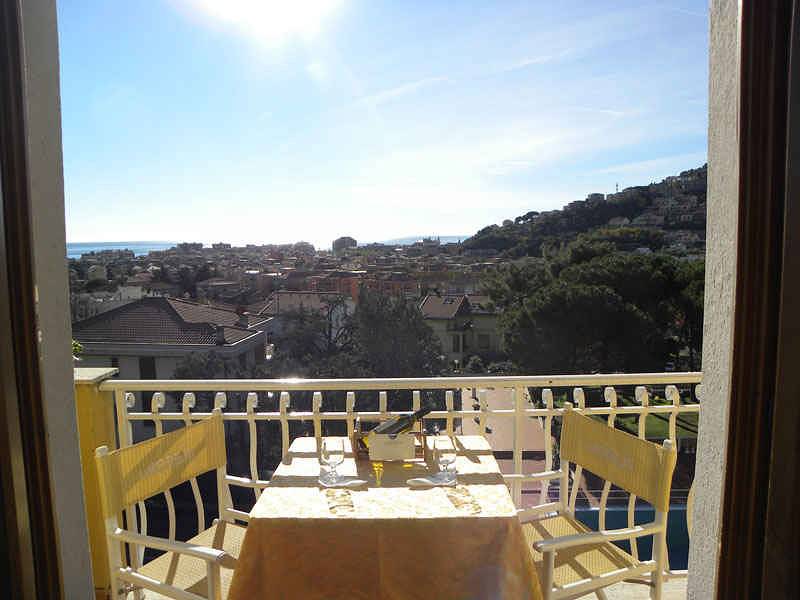 Entire holiday apartment, Holiday apartment with pool and air conditioning  in Pietra Ligure, Pietra Ligure Municipality