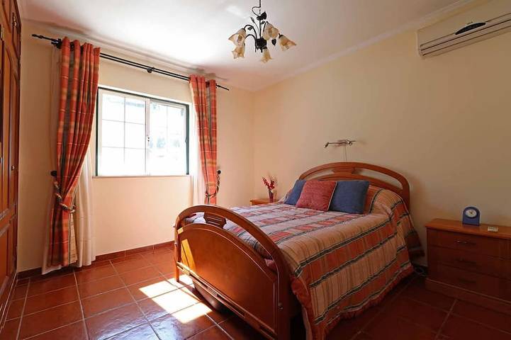 Ferienhaus für 6 Personen, mit Terrasse und Garten an der Algarve - 3