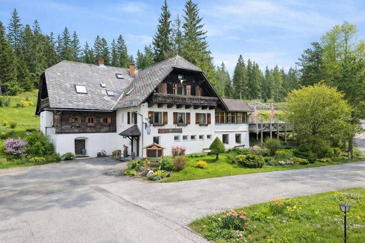 Hotel für 4 Personen, mit Garten und Sauna sowie Ausblick, mit Haustier
