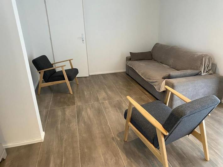 Location de vacances pour 6 personnes, avec jardin ainsi que vue et terrasse, animaux acceptés à Saint-Aubin-de-Nabirat - 4