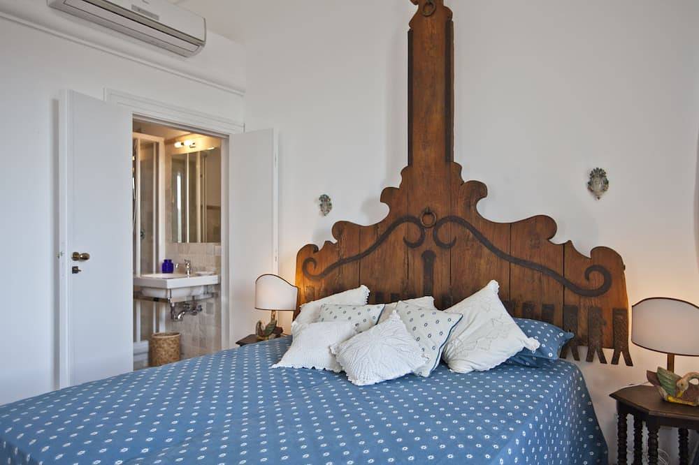 Villa mit Pool & Meerblick, Nähe Sorrento und Sarazenenturm, in Massa Lubrense, Neapel Provinz