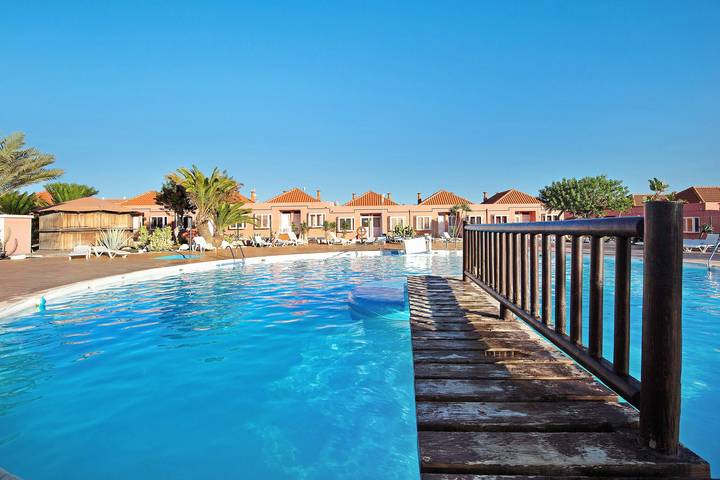 Apartment for 6 people, with Garden and Children pool in Antigua