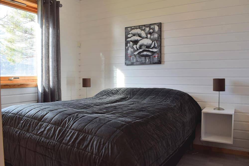 3 bedroom beach front home in Hol I Tjeldsund in Vestfjorden
