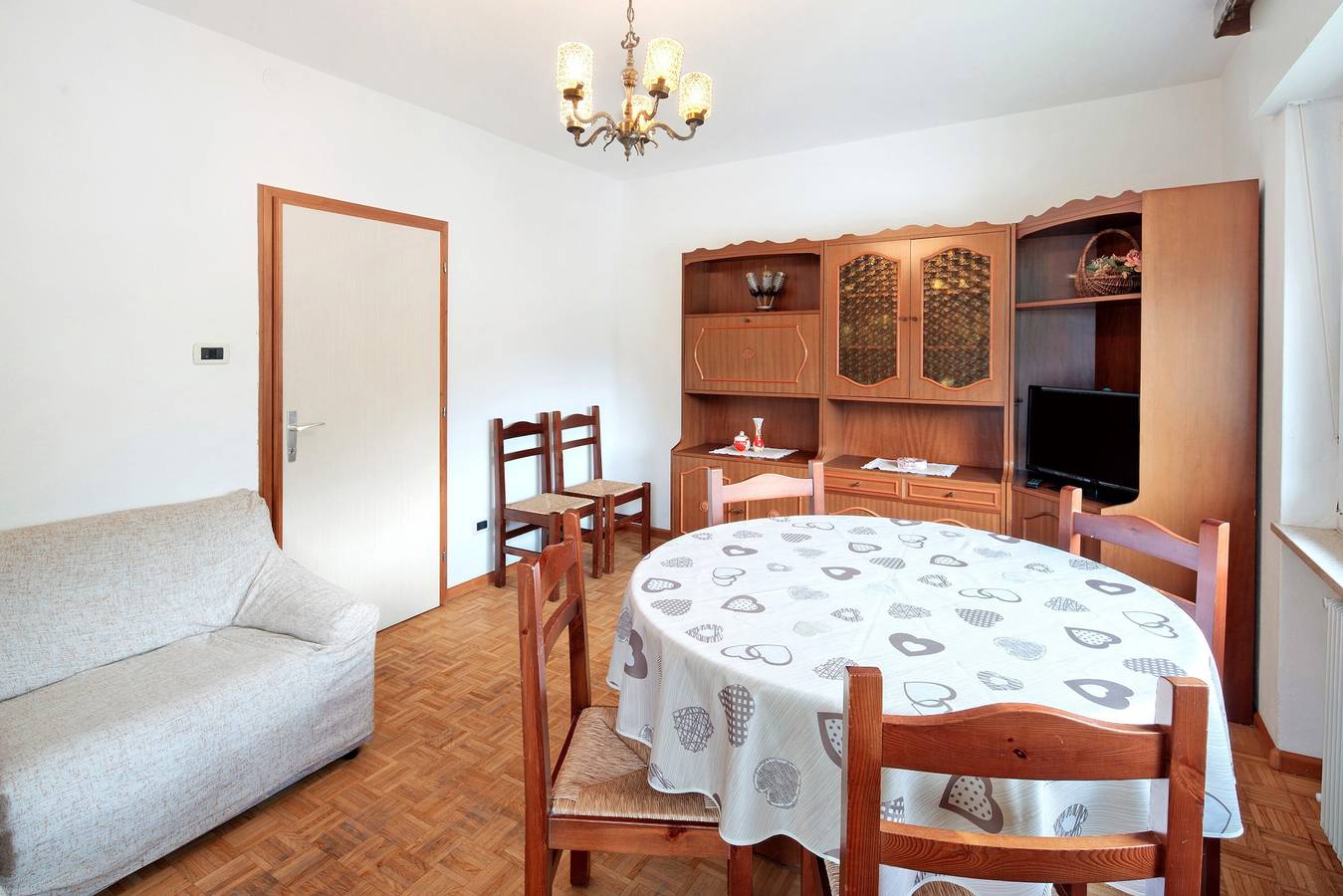 Entire apartment, Apartment 'Casa Al Sole' with Mountain View, Private Terrace and Wi-Fi in Moena, Dolomiti Superski