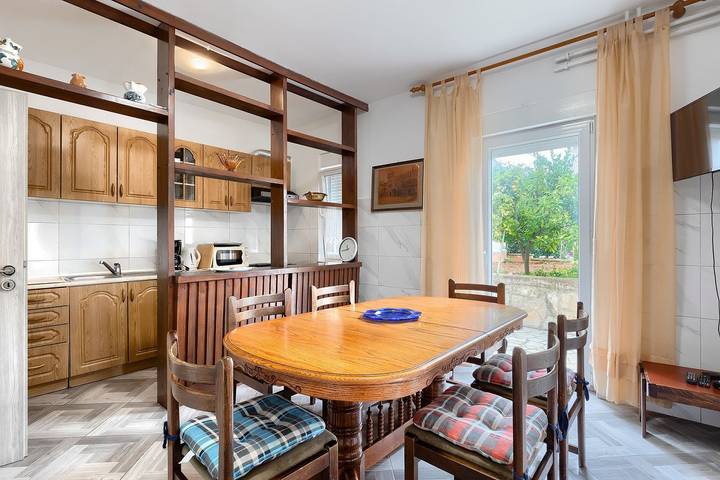 Ferienwohnung für 8 Personen, mit Balkon und Garten in Banjole - 4
