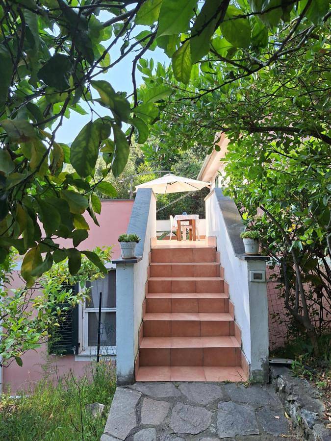 Appartamento per 3 persone, con giardino e terrazza nonché panorama in Comune di Monterosso al Mare