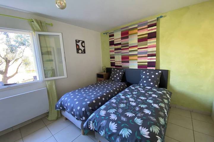 Location de vacances pour 4 personnes, avec jardin ainsi que terrasse et jacuzzi, animaux acceptés à Saint-Jean-de-Barrou - 4