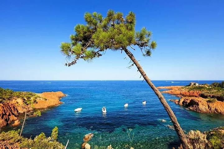Camping pour 4 personnes, avec terrasse à Mandelieu-la-Napoule - 2