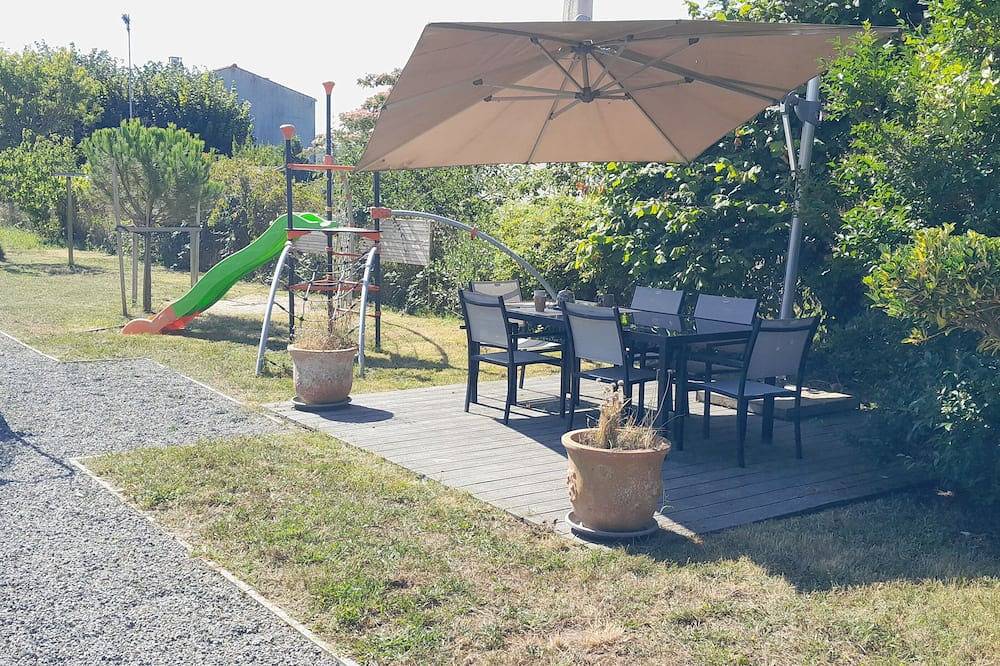 Villa des Fleurs - Angoulins sur Mer a 2 pas de L'océan et 5 mn Centre Bourg in Angoulins, La Rochelle region