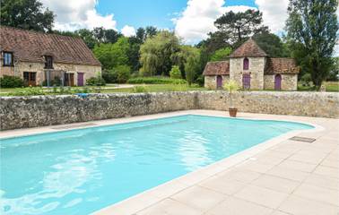Maison de vacances pour 8 personnes, avec jardin et piscine dans Indre