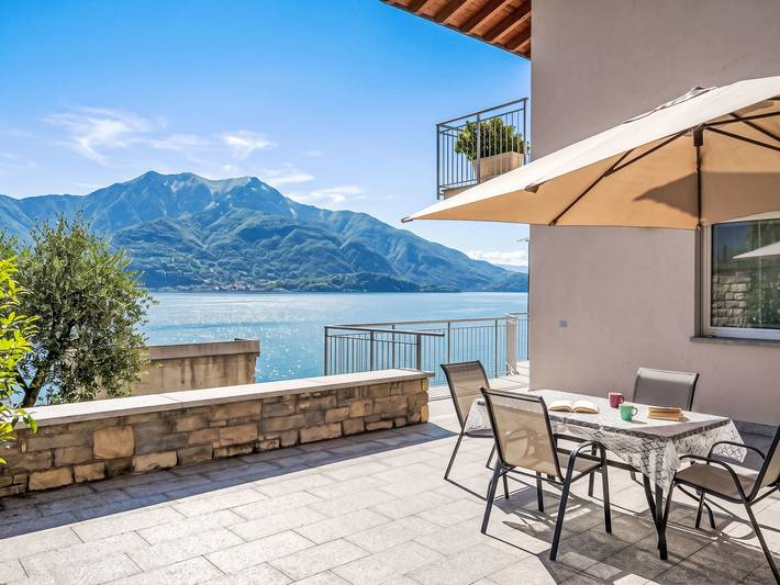 Ferienwohnung für 4 Personen, mit Balkon und Terrasse sowie Garten und Seeblick am Comer See