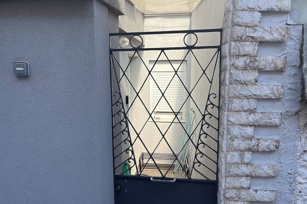 Privates neues modernes Haus im Zentrum in Lesbos