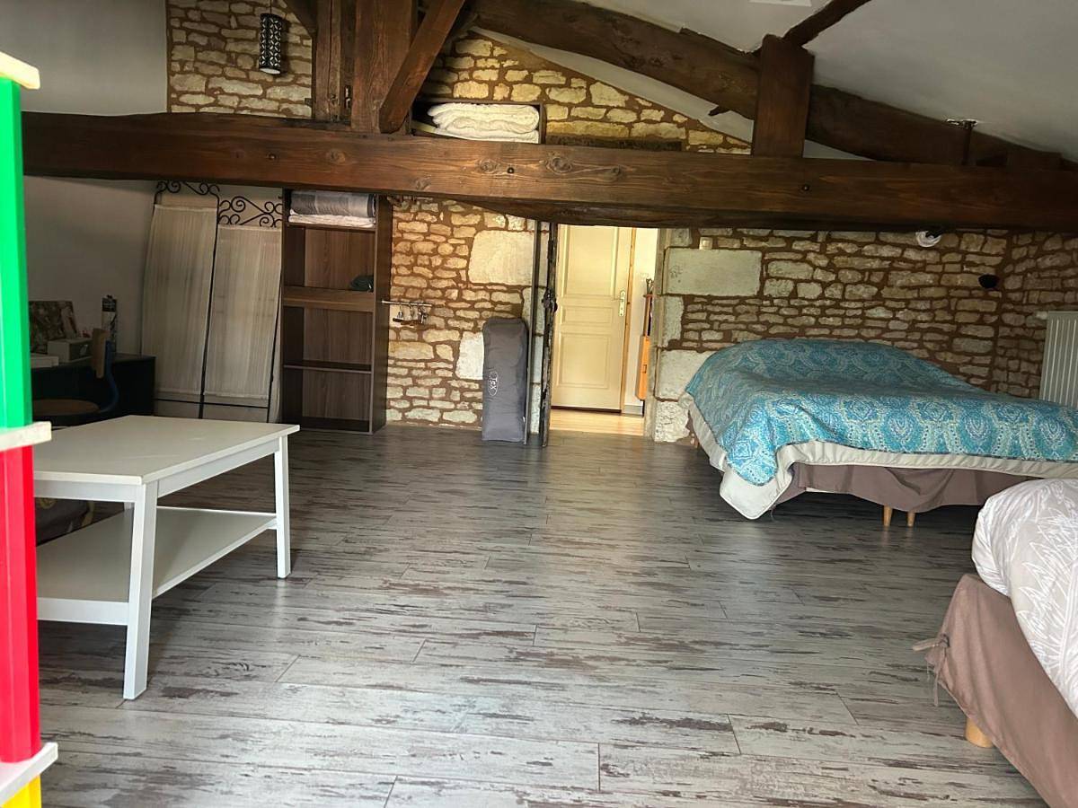 Appartement de vacances entier, Family Room in Le Bourdet, Région de Niort