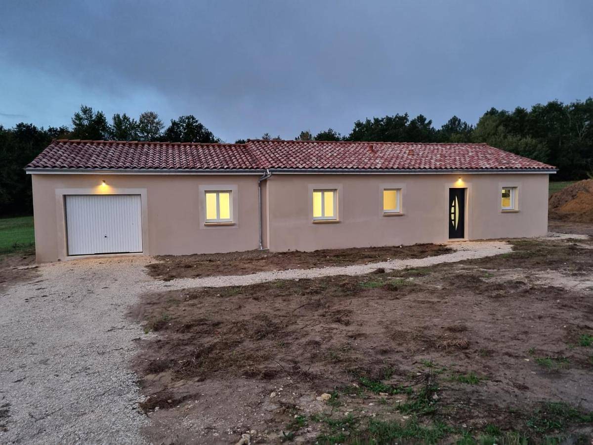 Les maisons de la feuillade in Milhac-d'Auberoche, Périgord Blanc