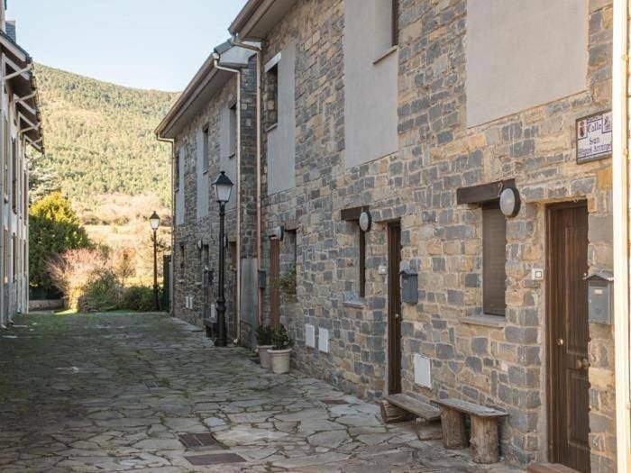 Location de vacances pour 5 personnes, avec jardin et terrasse à Castiello de Jaca - 3