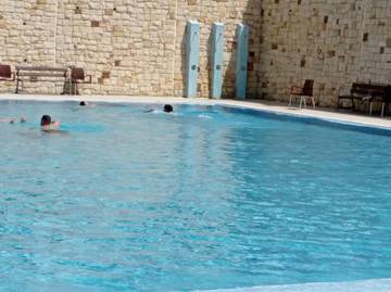 Gîte pour 5 personnes, avec jardin et piscine ainsi que bassin pour enfant et vue, adapté aux familles dans El Malaliyine