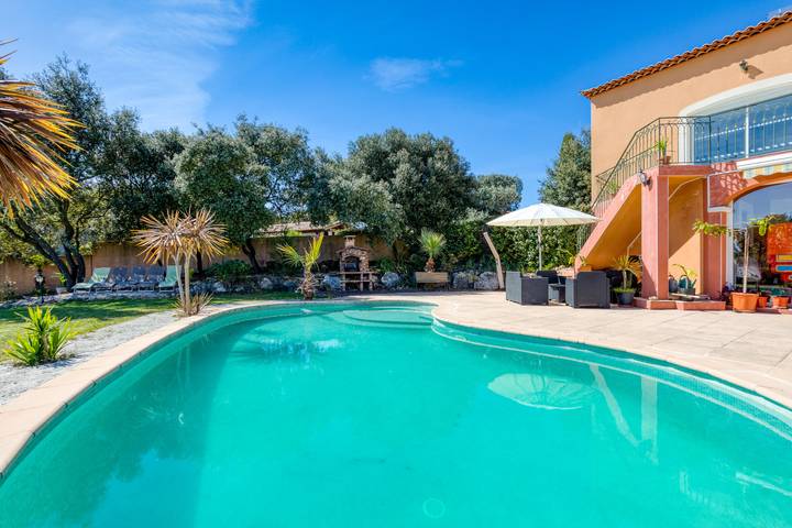 Résidence pour 8 personnes, avec balcon et jardin, animaux acceptés - 1