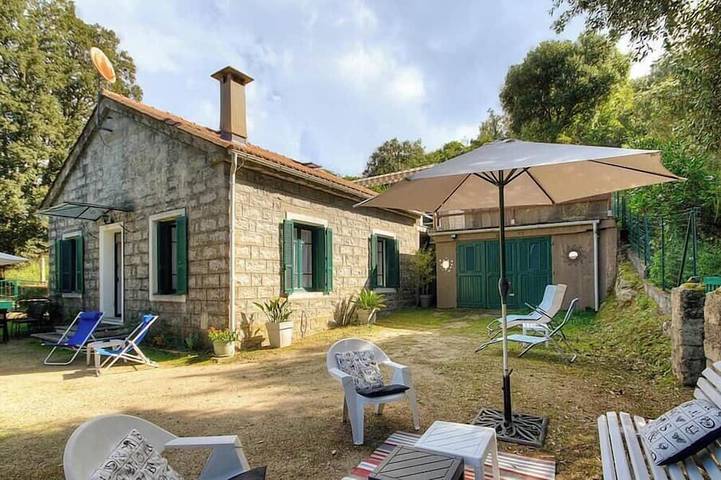 Location de vacances pour 4 personnes, avec jardin, animaux acceptés à Levie
