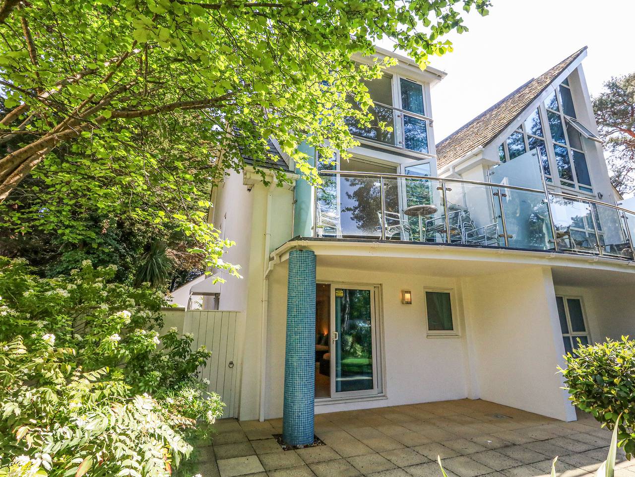 6 Red Sails in Sandbanks, Poole