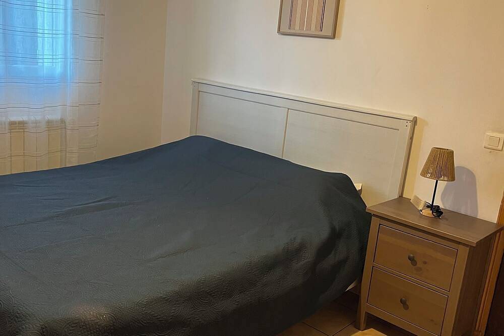 Entire apartment, Comfort villa on the lake in Brignoles, Brignoles region