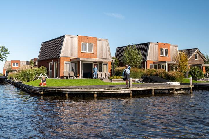 Vakantiehuis voor 8 personen, met tuin en uitzicht op het meer in Friesland