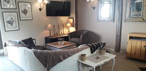 Gîte pour 4 personnes, avec piscine ainsi que jardin et terrasse dans le Cher